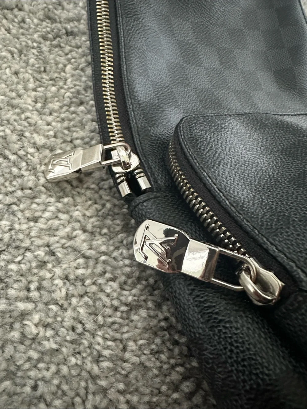 Louis Vuitton Damier Infini Avenue Slingbag – Onyx Black Leather (2019, SP1199)